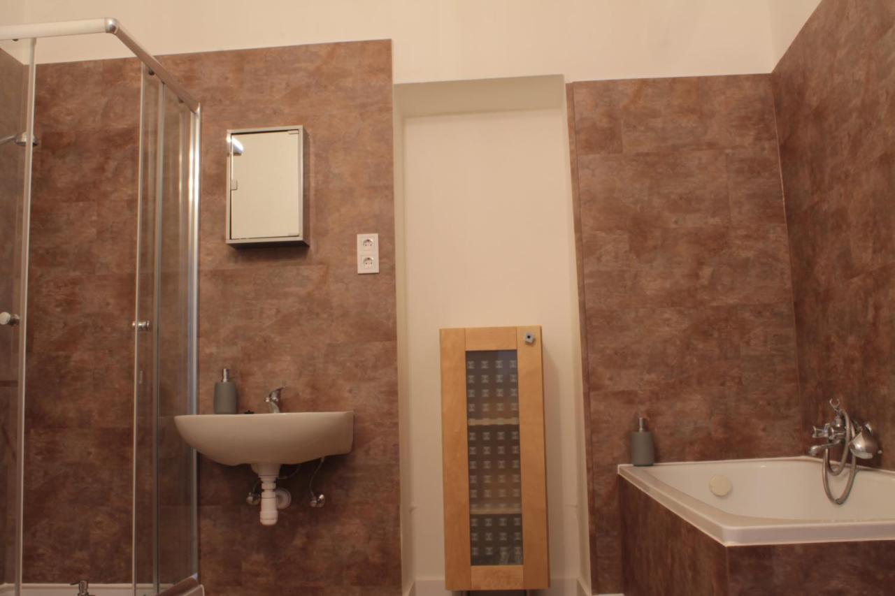 Zwinger Apartman Sopron Eksteriør bilde